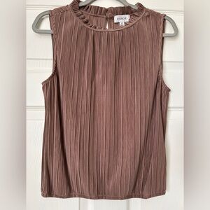Evereve Pleated Sleeveless Blouse in Mauve Taupe